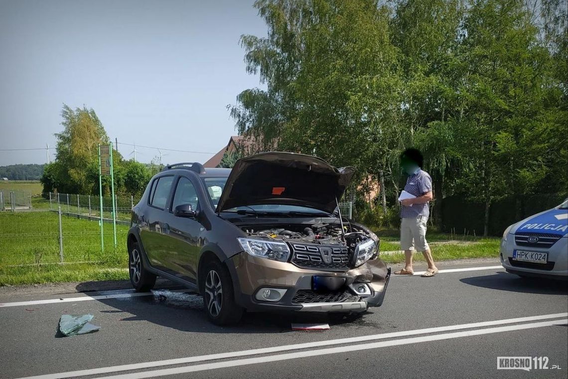 ? Rymanów/DK28. Zderzenie skody i dacii niedaleko stacji paliw