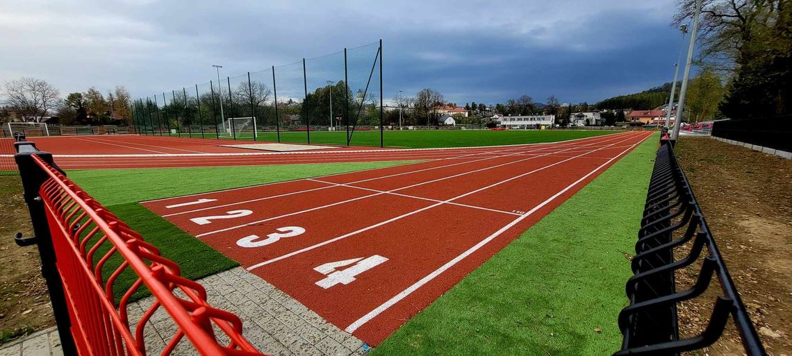 Rymanów może się pochwalić nowym stadionem z częścią lekkoatletyczną