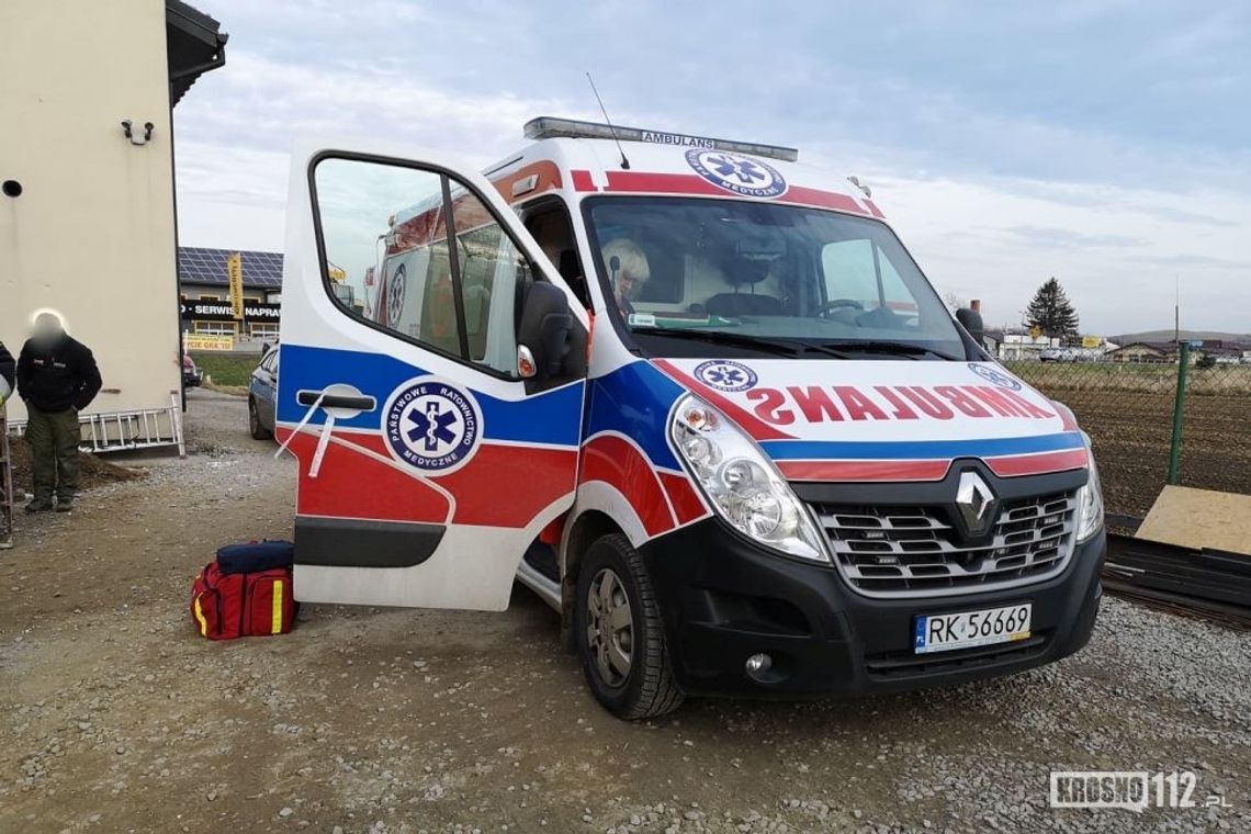 RYMANÓW: Nagłe zatrzymanie krążenia u pracownika budowy. Smutny finał reanimacji