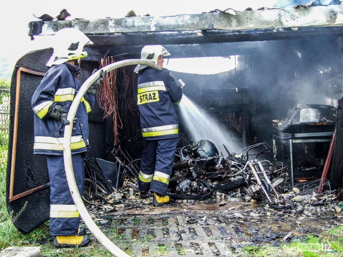 RYMANÓW: Strażacy uratowali z pożaru 15 kociąt