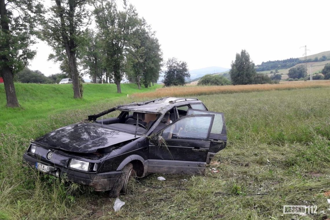 RYMANÓW: Volkswagen na dachu. Bez kierowcy i pasażerów