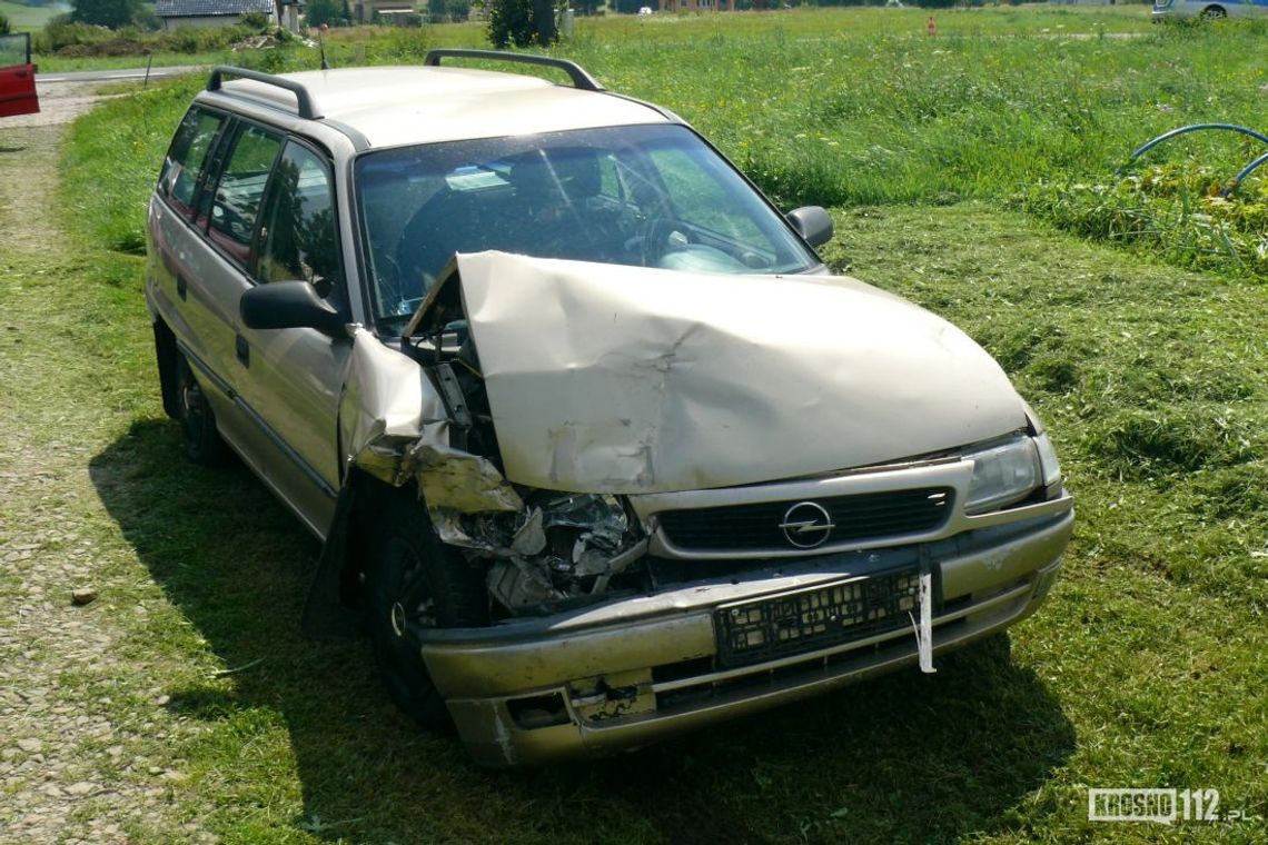 RYMANÓW: Zderzenie Opla i Renault na DK28