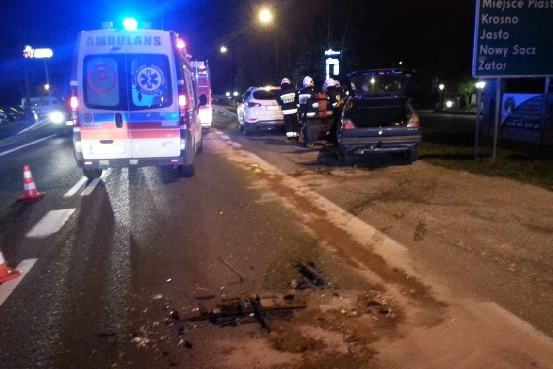 RYMANÓW: Zderzenie samochodów na DK28 niedaleko Biedronki