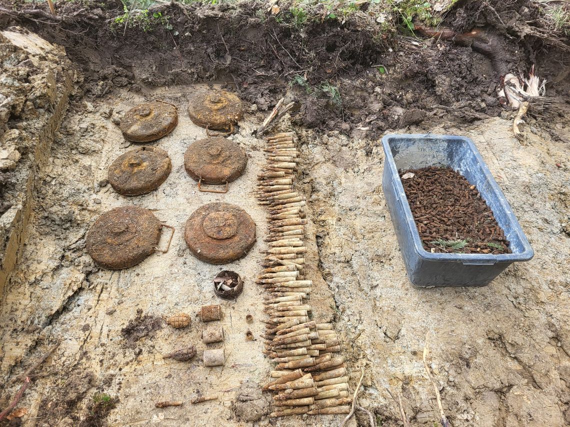 S19 Dukla-Barwinek. Prace saperskie ujawniły pozostałości po bitwie dukielskiej S19 Dukla-Barwinek. Prace saperskie ujawniły pozostałości po bitwie dukielskiej