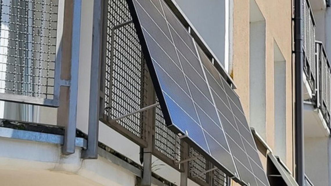 Są pieniądze na balkonową fotowoltaikę. Warto się pospieszyć ze złożeniem wniosku Są pieniądze na balkonową fotowoltaikę. Warto się pospieszyć ze złożeniem wniosku