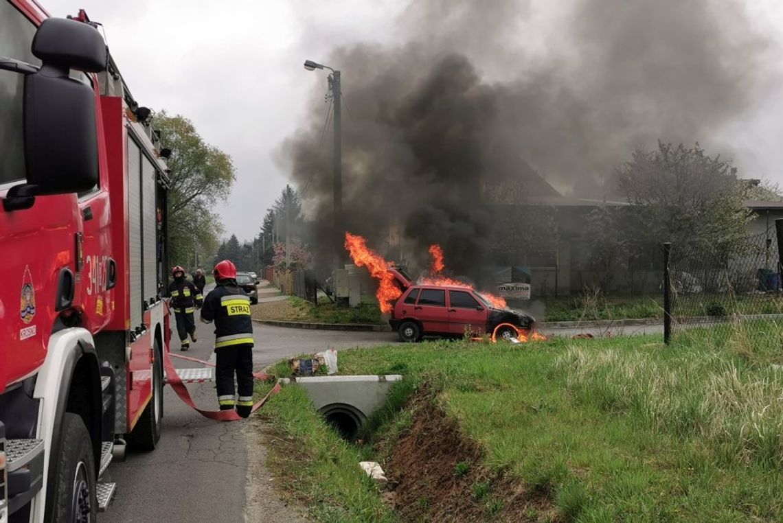 Samochód palił się przy ul. Baczyńskiego w Krośnie