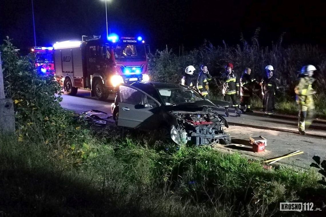 Samochód poważnie uszkodzony. Kierowca oddalił się z miejsca zdarzenia