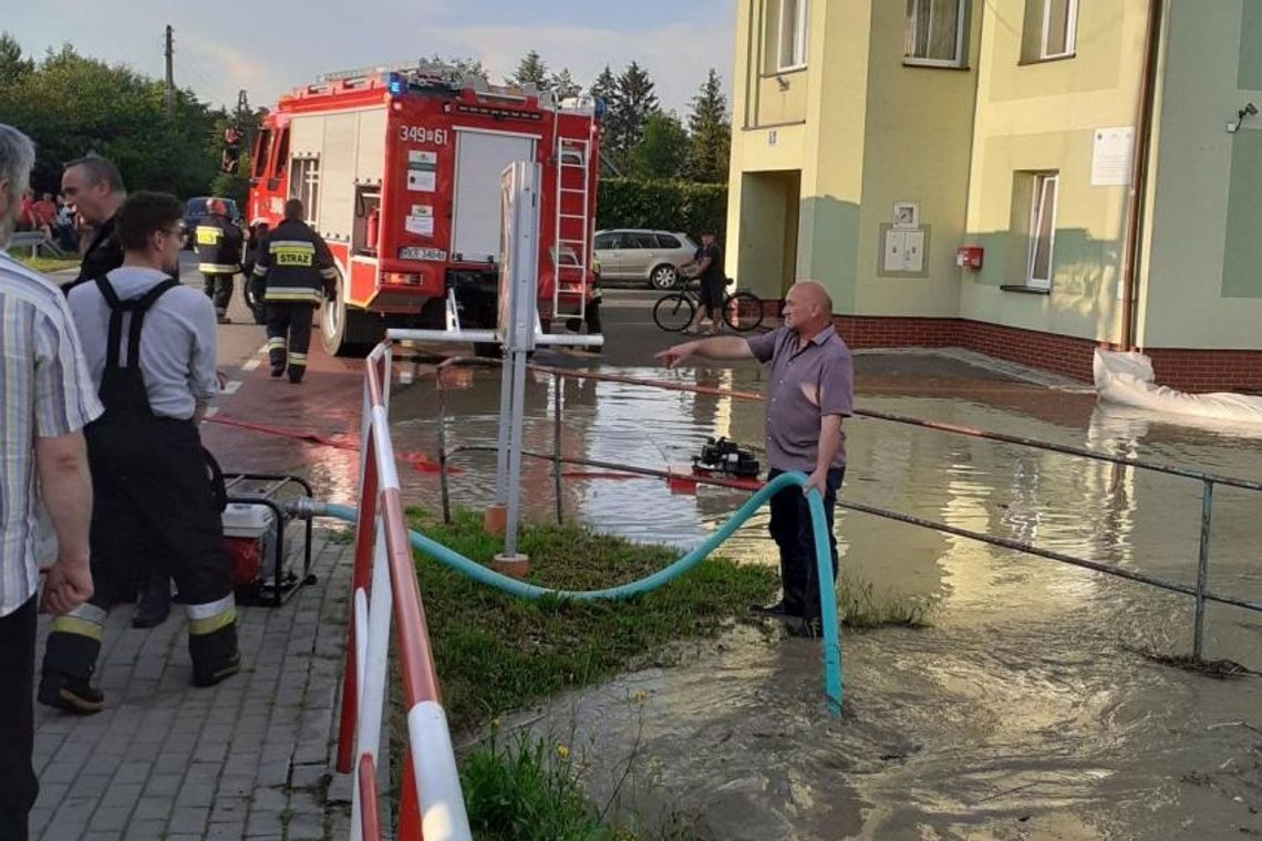 Samorządowcy w powiecie szacują straty po weekendowych ulewach