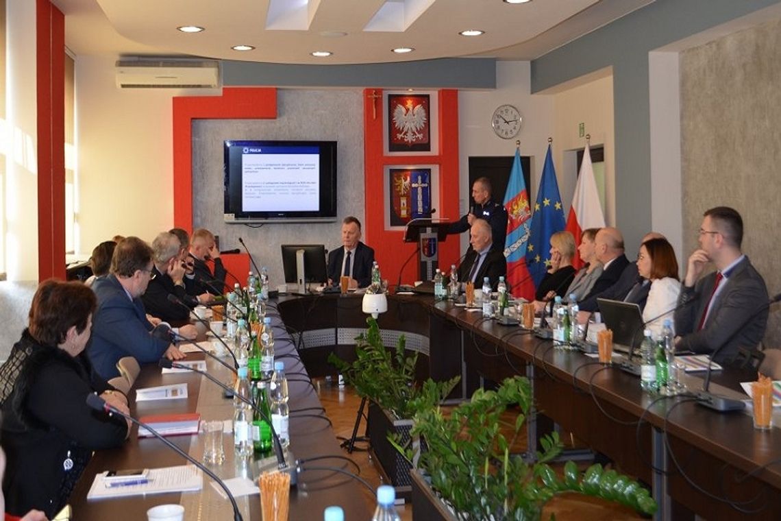 Sesja Rady Powiatu Krośnieńskiego o bezpieczeństwie w 2019 roku