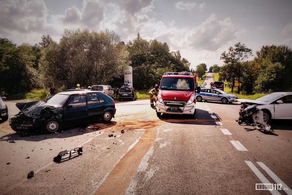 ? Sieniawa. Wypadek na skrzyżowaniu DK28