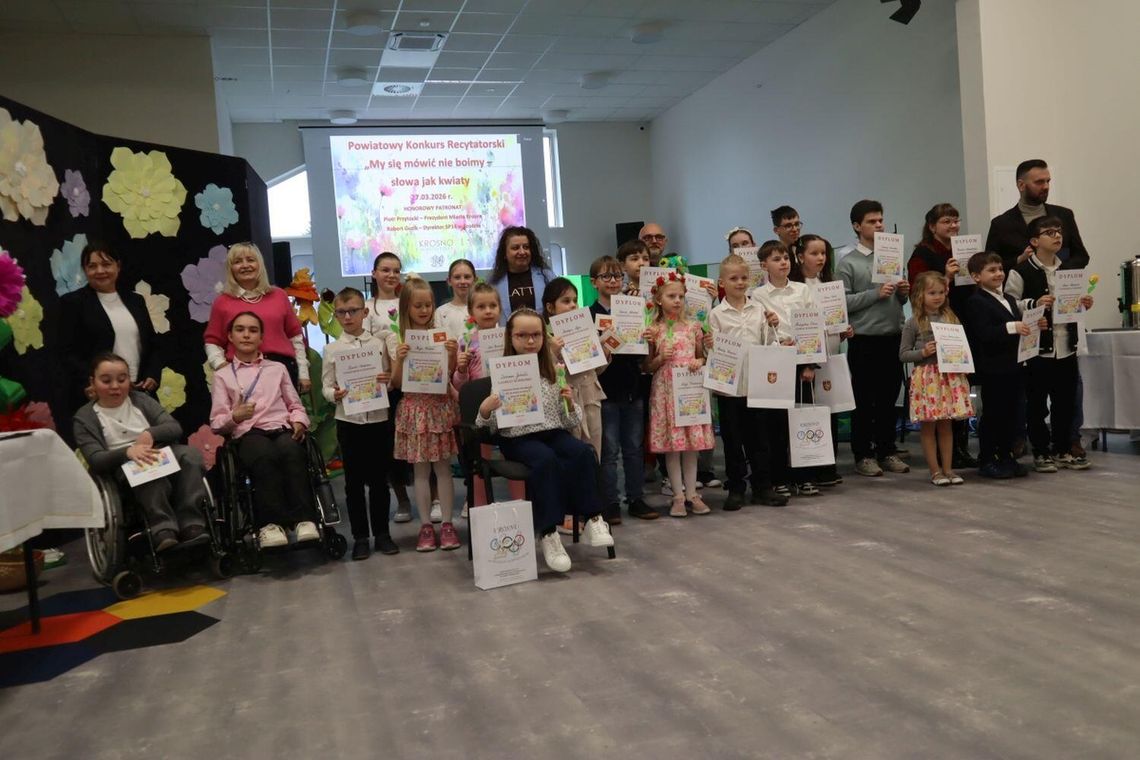 Słowa jak kwiaty unosiły się w Szkole Podstawowej nr 14 w Krośnie