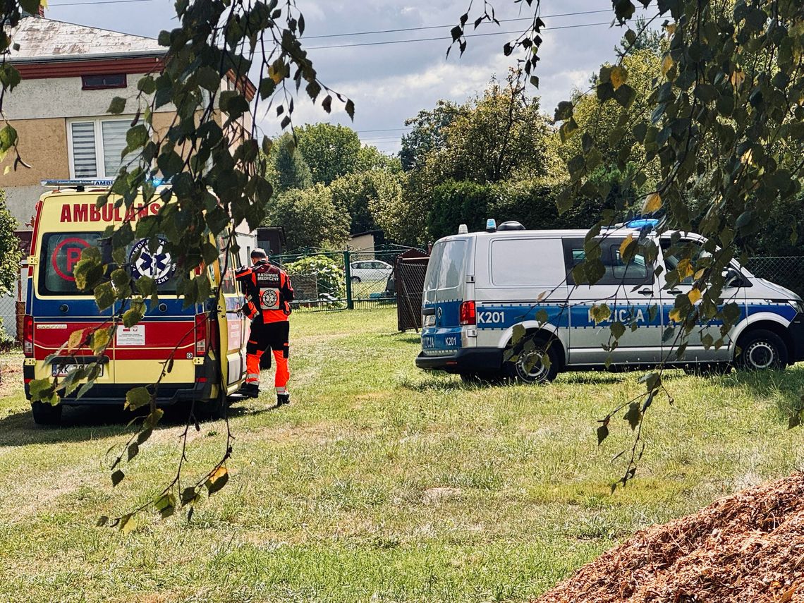 Śmierć starszej kobiety w jednym z domów w Jedliczu. Policja wyjaśnia okoliczności