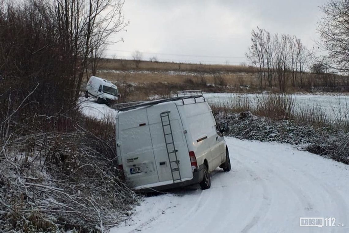 Spadł pierwszy śnieg. Samochody w rowach, utrudnienia na drogach
