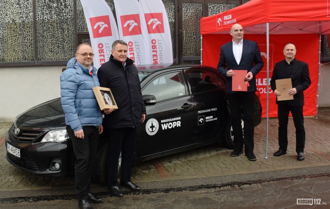 Spółka ORLEN Technologie przekazała samochód Bieszczadzkiemu WOPR