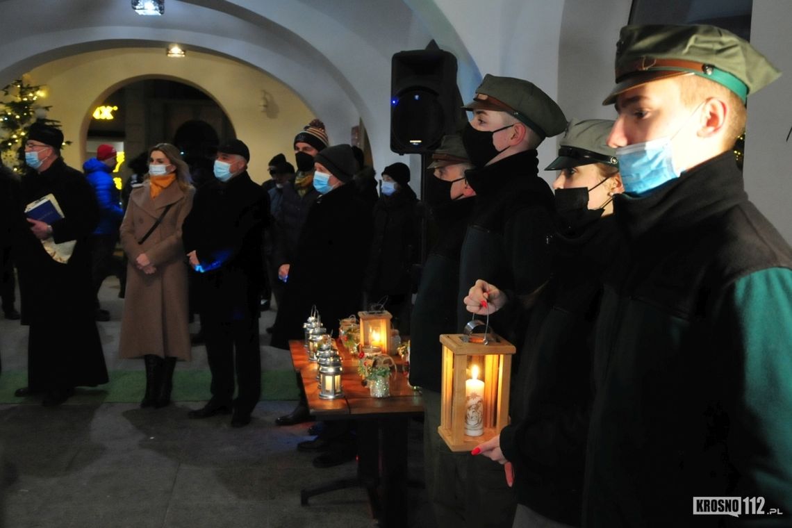 Spotkanie wigilijne na krośnieńskim Rynku. "Szczęśliwych świąt i najlepszego nowego roku"