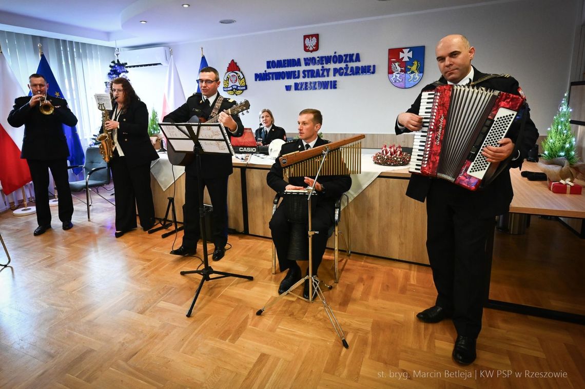 Spotkanie wigilijne w Komendzie Wojewódzkiej PSP w Rzeszowie