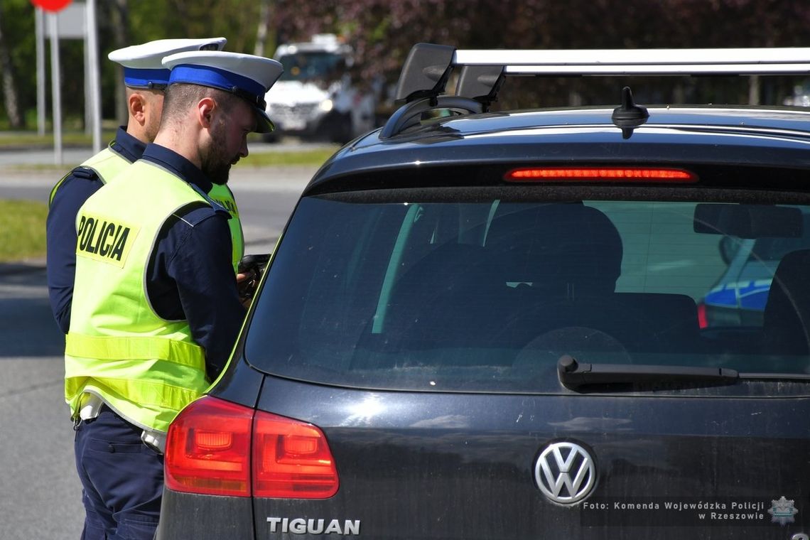 Sprawdzali stan techniczny pojazdów. Zatrzymano 147 dowodów rejestracyjnych