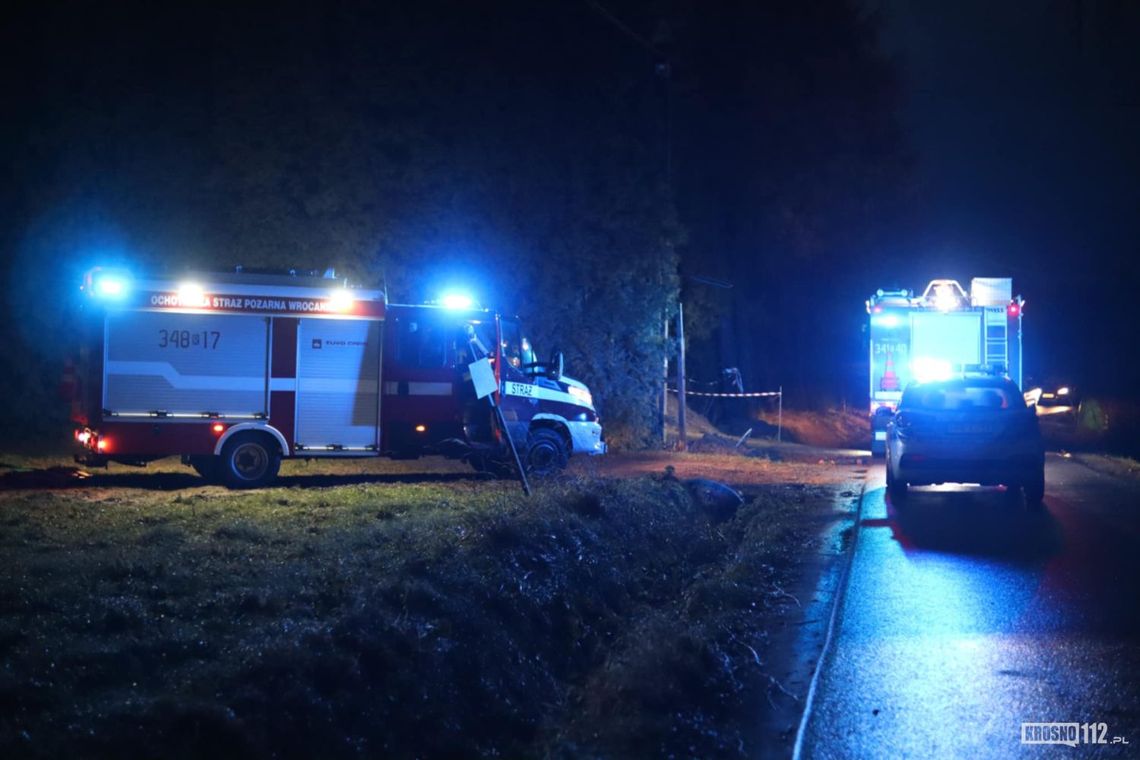 Strażacy musieli wejść siłowo do jednego z domów we Wrocance. Niestety życia 72-latka nie uratowano