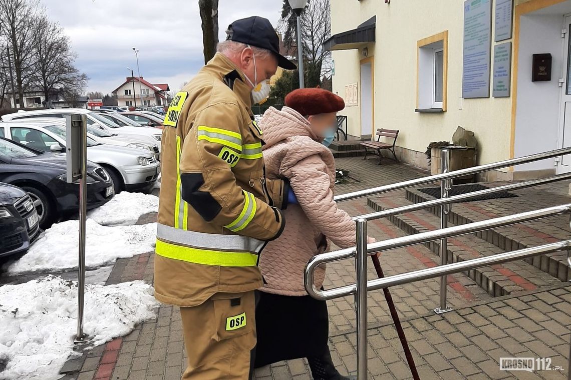 Strażacy PSP i OSP pomagają w akcji szczepienia przeciwko Covid-19