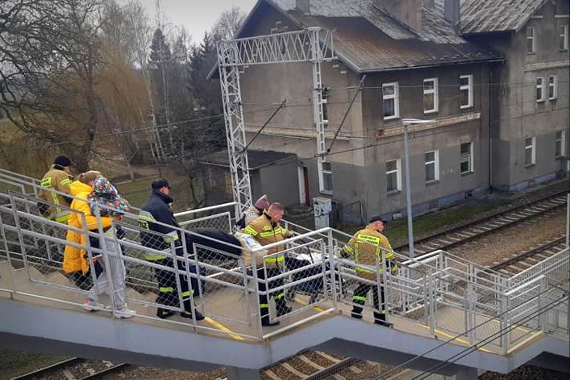 Strażacy PSP i OSP z Krosna i powiatu krośnieńskiego pomagają uchodźcom z Ukrainy