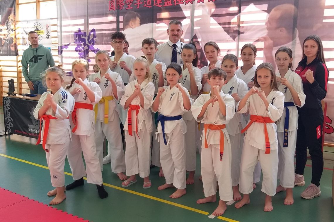 Sukces krośnieńskich karateków na turnieju w Płoskiem