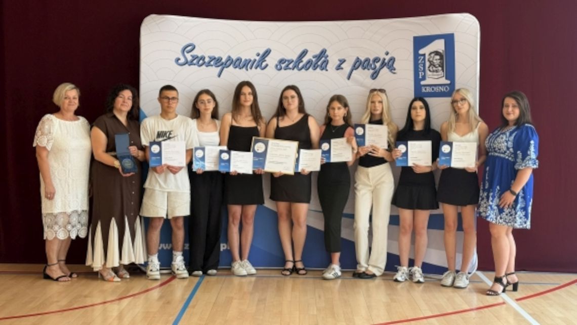 Sukces krośnieńskiego „Szczepanika”. Uczniowie zdobyli tytuł „Złotej Szkoły NBP” Sukces krośnieńskiego „Szczepanika”. Uczniowie zdobyli tytuł „Złotej Szkoły NBP”