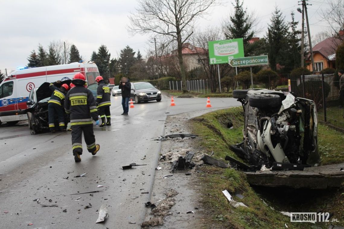 ŚWIERZOWA POLSKA: Zderzenie samochodów. Pięć osób w szpitalu
