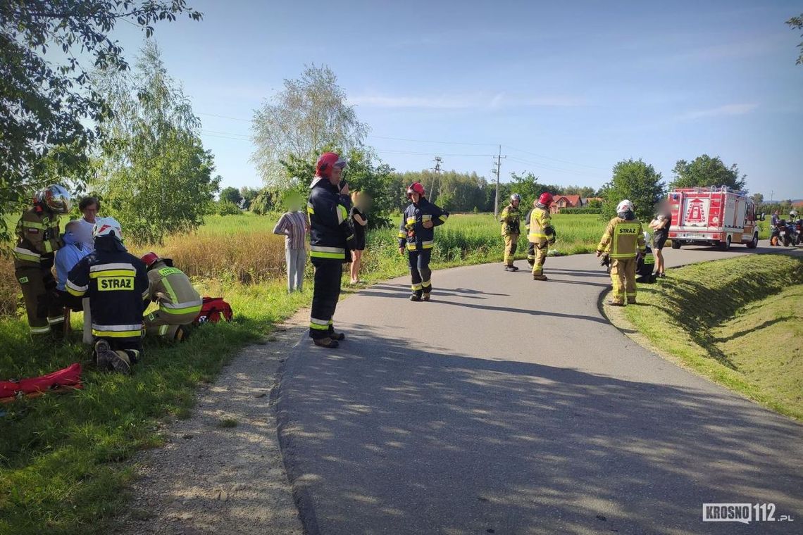 ? Świerzowa Polska. Zderzenie samochodu z motorowerzystą. 70-latek przewieziony do szpitala
