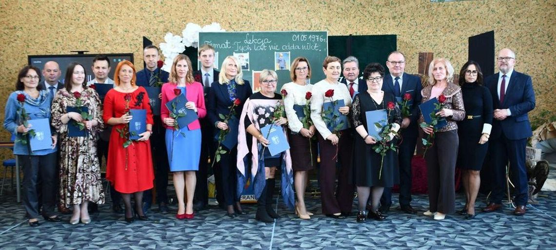 Święto Edukacji w Powiecie Krośnieńskim – nagrody, stypendia i podziękowania
