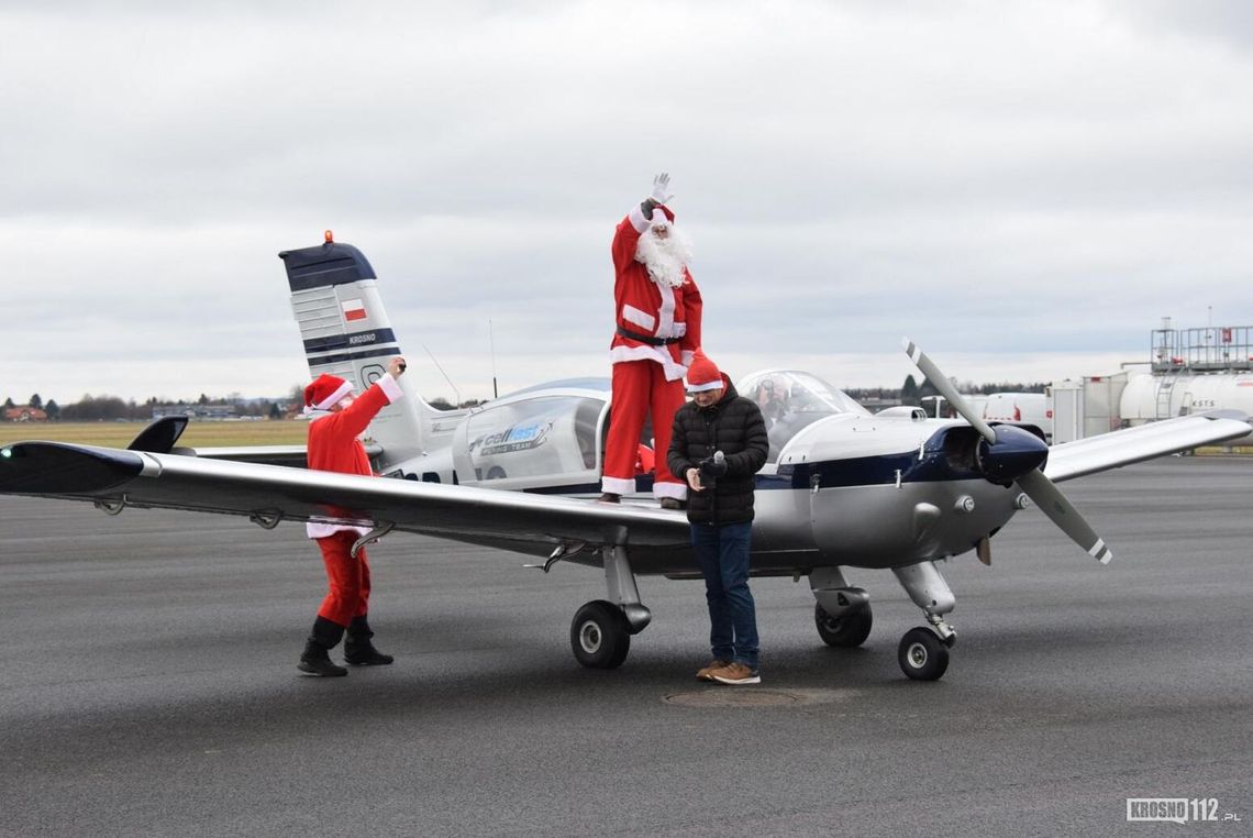 Święty Mikołaj znów wyląduje w Krośnie! Mija 20 lat niezwykłej tradycji
