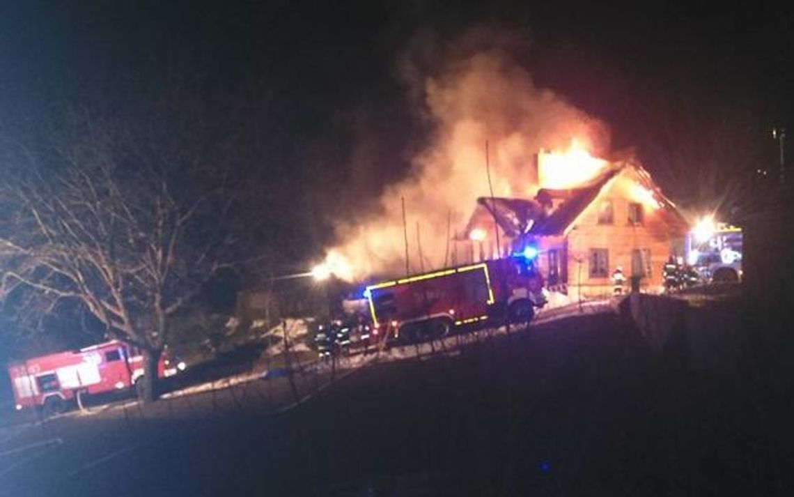 Szczegóły pożaru drewnianego budynku w Czarnorzekach