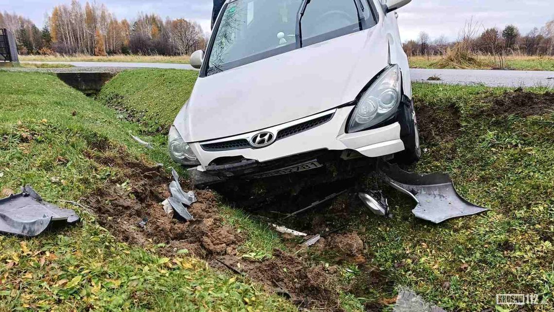 Szczepańcowa. Hyundai w rowie [AKTUALIZACJA]