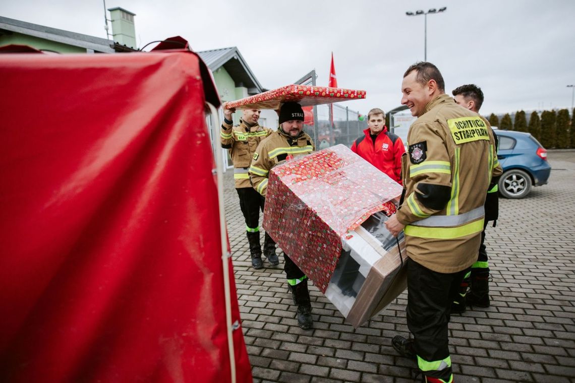 Szlachetna Paczka w Krośnie i powiecie krośnieńskim. Pomoc trafiła do blisko 300 rodzin Szlachetna Paczka w Krośnie i powiecie krośnieńskim. Pomoc trafiła do blisko 300 rodzin