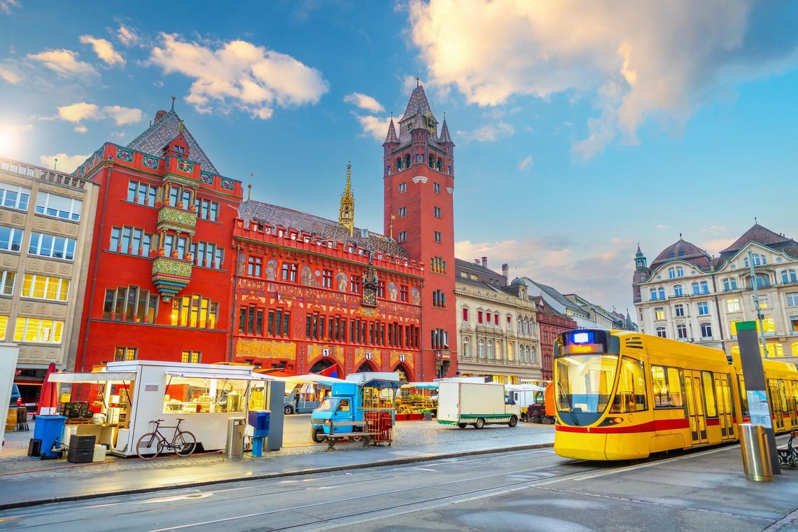 Szwajcarski poradnik podróżnika: Jak zaplanować urlop w sercu Alp?