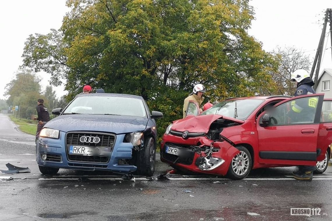 ? Targowiska/DK19: Wypadek samochodowy - zderzenie audi i fiata