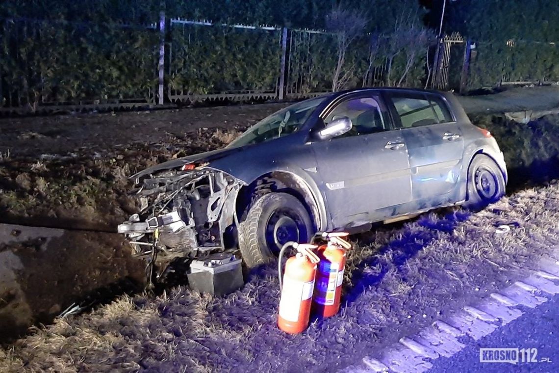 TEODORÓWKA: Samochód w rowie na DW993