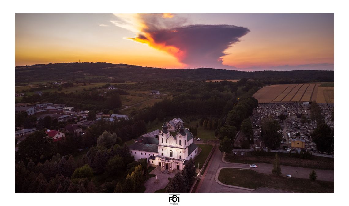 To nie chmura pyłów wulkanicznych, to cumulonimbus incus