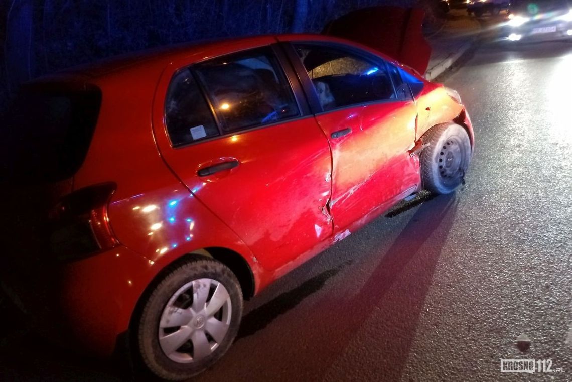 Toyota i renault zderzyły się na skrzyżowaniu Północnej i Marynkowskiej