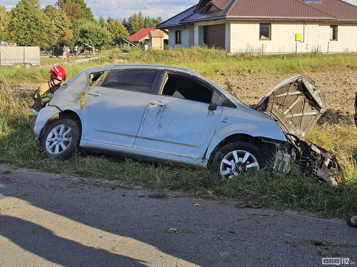 Toyota w rowie w Cergowej. Dwóch mężczyzn zatrzymanych