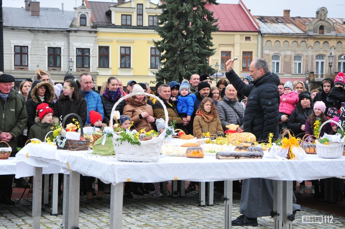 Tradycyjne święcenie pokarmów na krośnieńskim Rynku. Zobaczcie zdjęcia