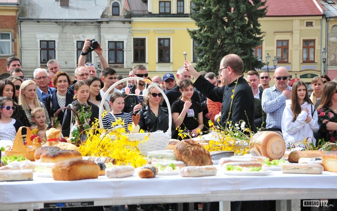 Tradycyjne święcenie pokarmów na krośnieńskim Rynku. Zobaczcie zdjęcia
