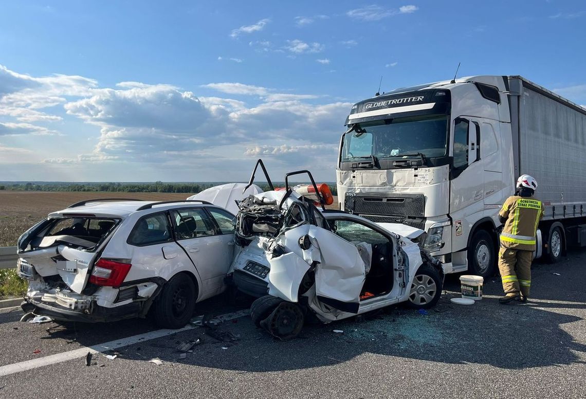 Tragiczny dzień na podkarpackich drogach. Śmiertelny wypadek na A4 i karambol na S19
