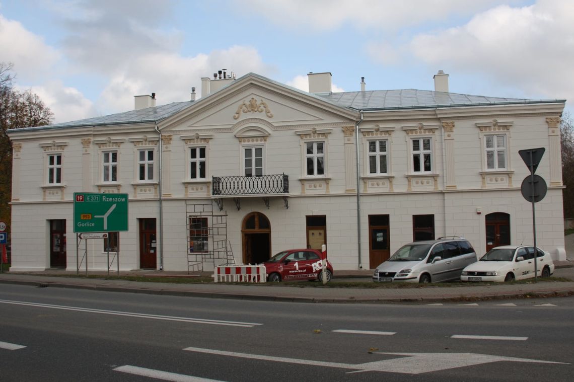 Transgraniczna Informacja Turystyczna w Dukli zmienia siedzibę. Nowa ma adres ul. 3 Maja