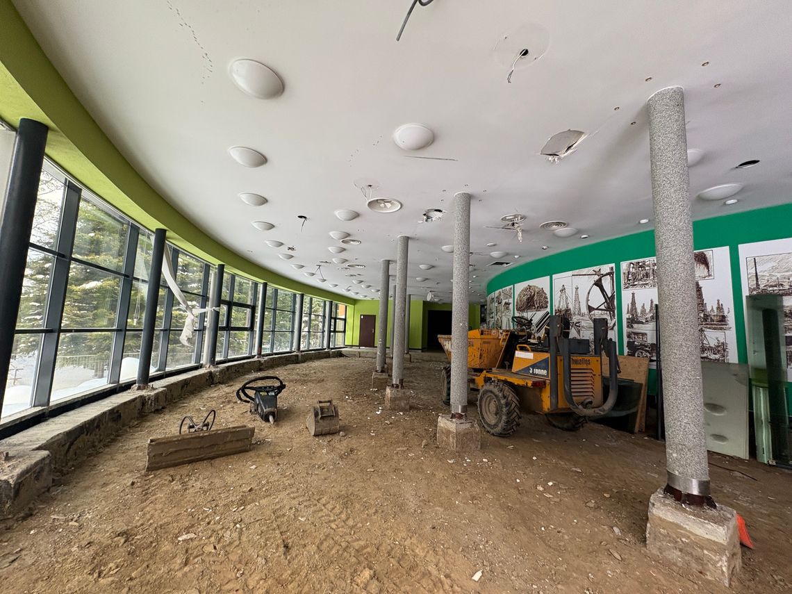 Trwa przebudowa pawilonu wystawowego w Bóbrce. Zakończono pierwszy etap prac