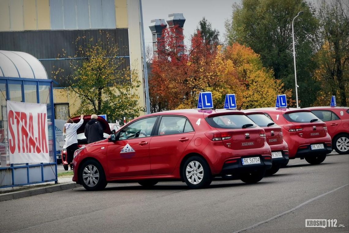 Trwa strajk w krośnieńskim Wojewódzkim Ośrodku Ruchu Drogowego