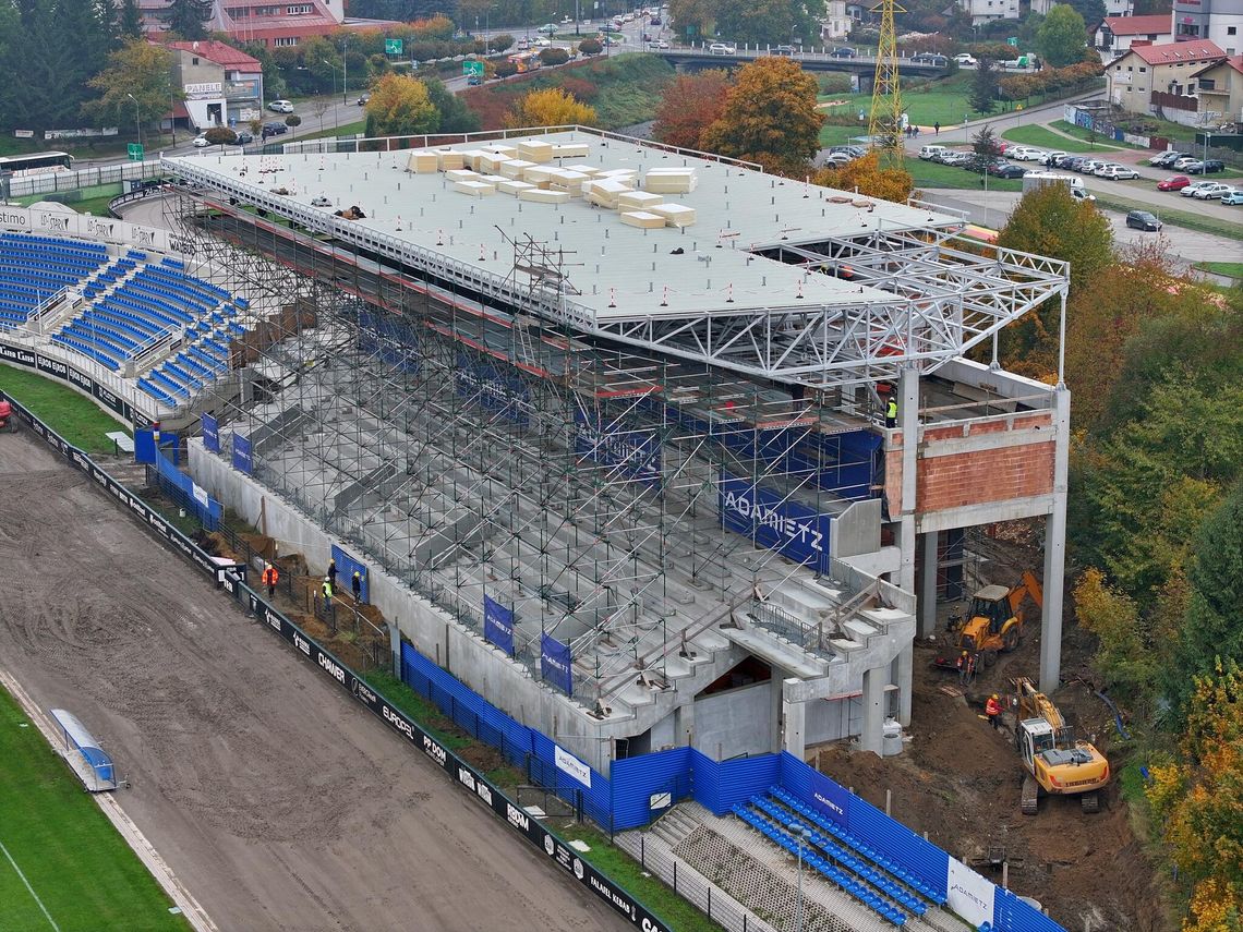 Trybuna kryta jest już... kryta! [ZOBACZ ZDJĘCIA]