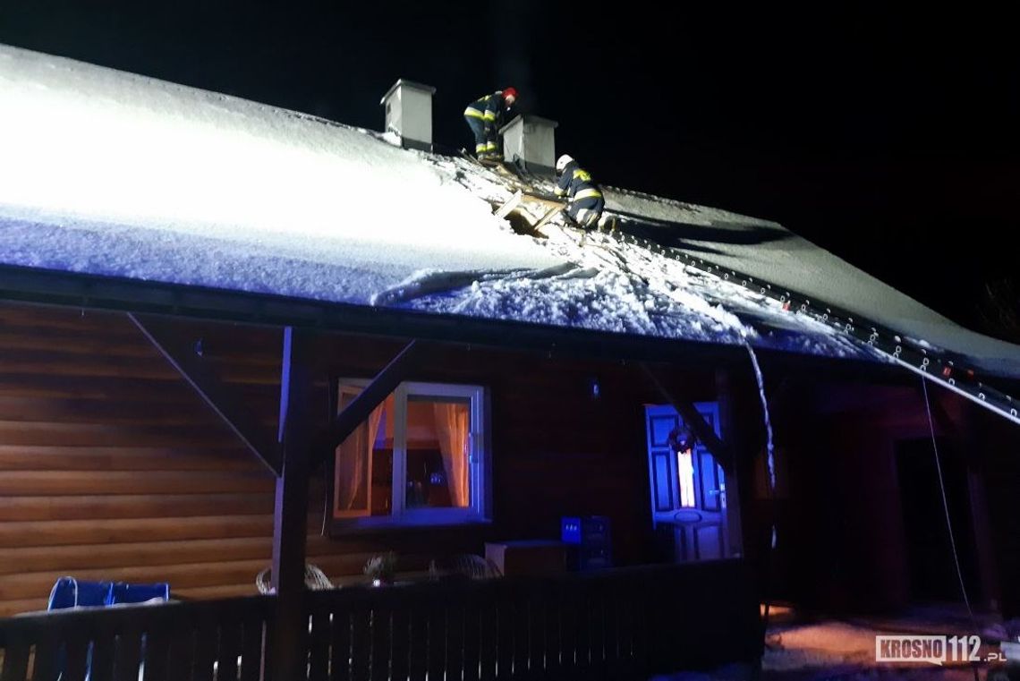 TRZCIANA: Rozpaliła się sadza. Zaczęły się palić elementy domu