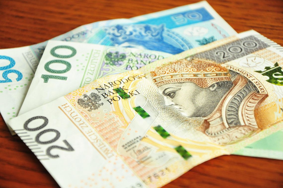 Trzynaste emerytury 2026. ZUS rusza z wypłatami już 1 kwietnia, ale nie wszyscy dostaną tyle samo