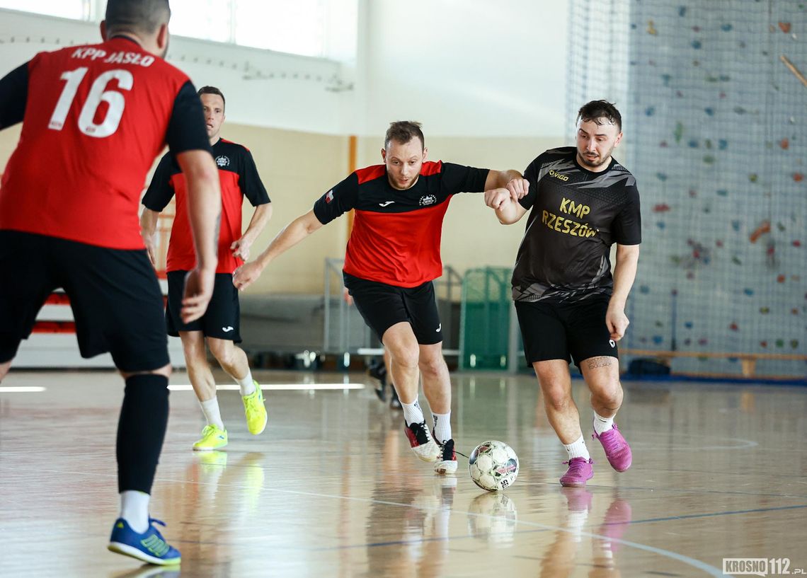 Finał II Podkarpackich Mistrzostw Policji w Piłce Halowej rozegrany w Krośnie