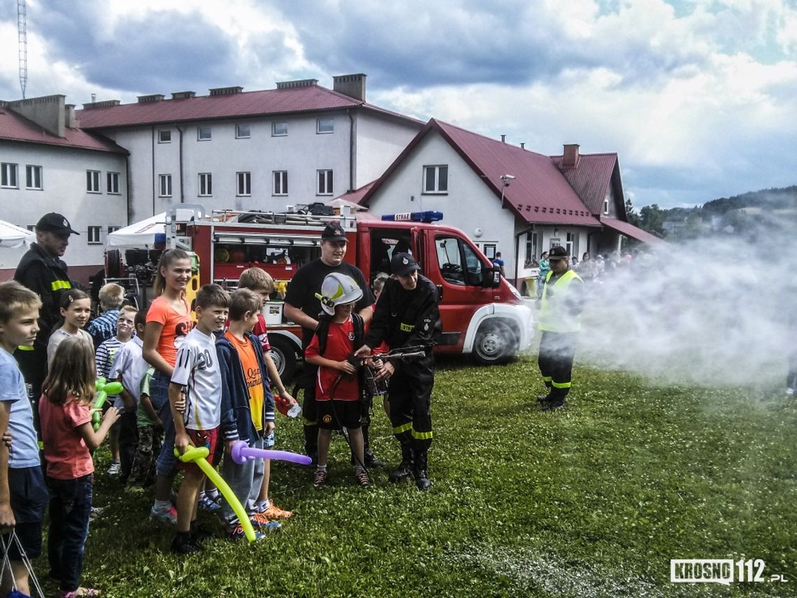 Tylawa: Pokazy strażackie na pikniku